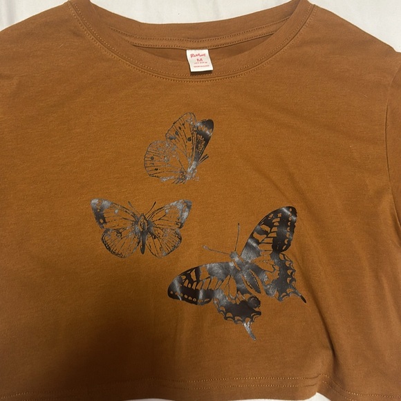 3/$10 NWOT Brown Butterfly Crop top medium - Picture 2 of 2
